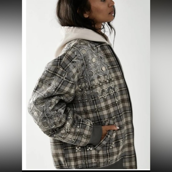 Brand new with tag Free People Louie Embellished Oversize Bomber Jacket SZ S - Picture 2 of 9